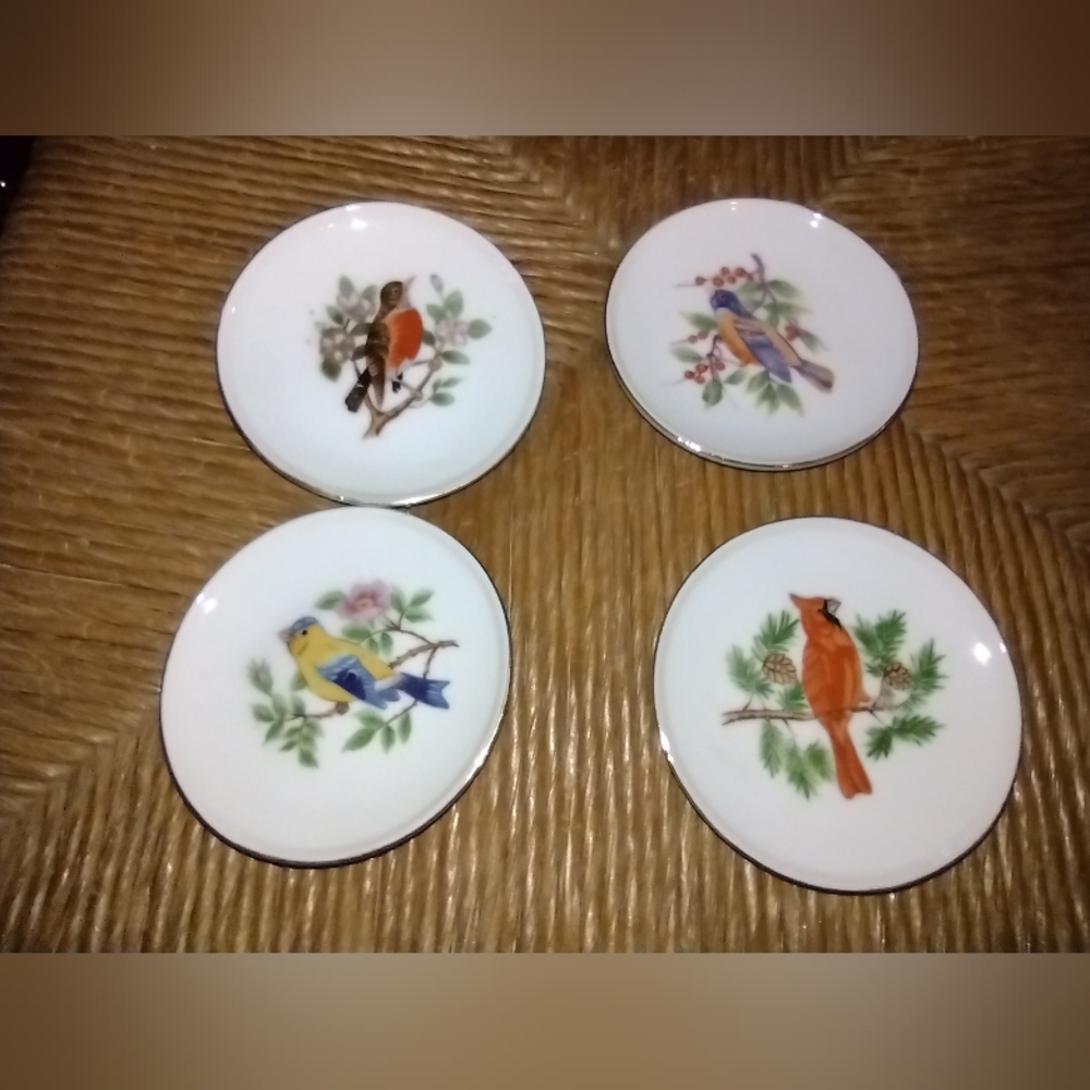Charming Bird Vintage Coaster Set